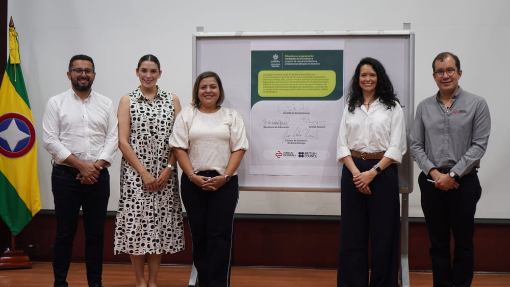 Acuerdo internacional para  fortalecer el inglés y pensamiento computacional con British Council imagen de la publicación