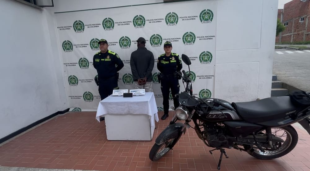 Mototaxista terminó capturado tras robar celular en Floridablanca imagen de la publicación