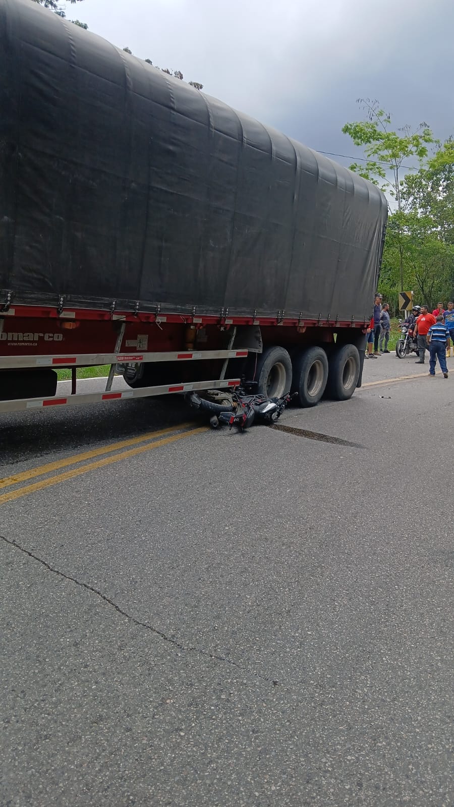 Motociclista resultó gravemente herido en accidente en la vía Bucaramanga–Rionegro imagen de la publicación