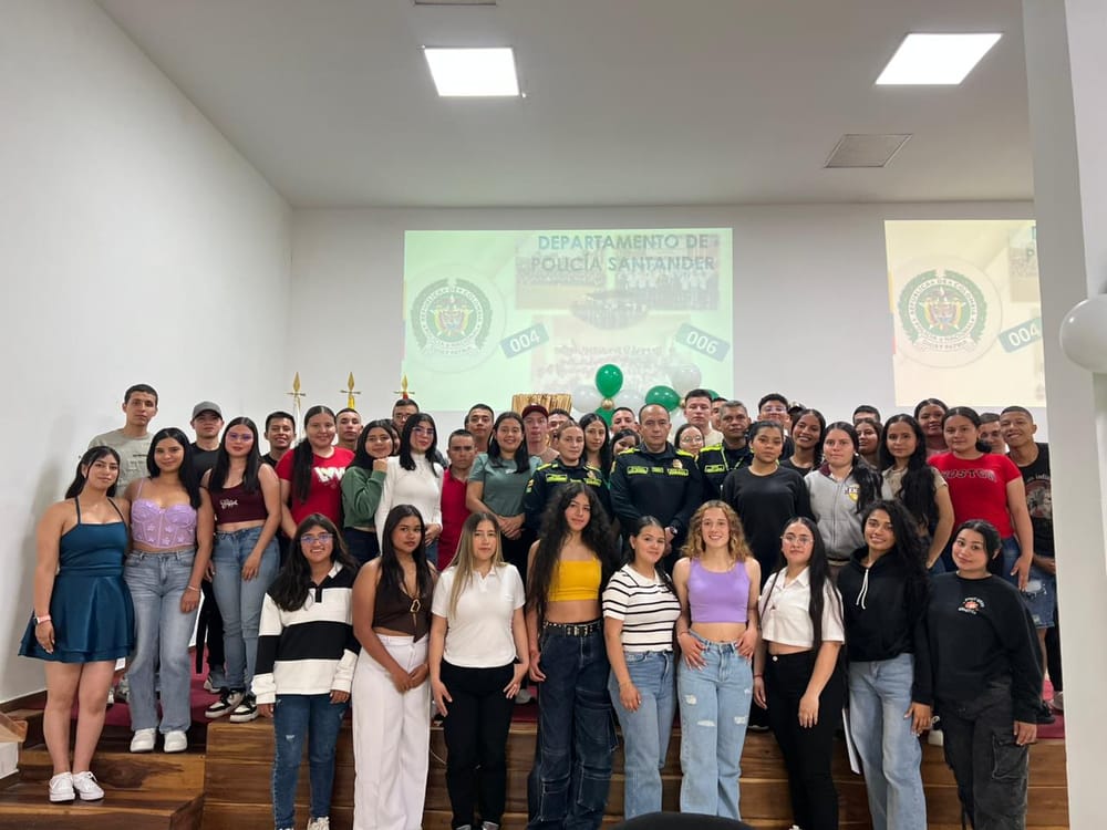 Con honor y compromiso culminan su servicio auxiliares de Policía en Santander imagen de la publicación