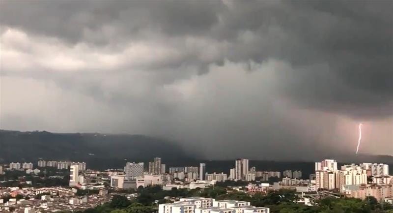 Fuertes lluvias causaron inundaciones el norte de Bucaramanga imagen de la publicación