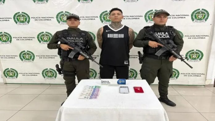 Joven fue capturado en Bucaramanga mientras recibía dinero producto de una extorsión a su exnovia imagen de la publicación