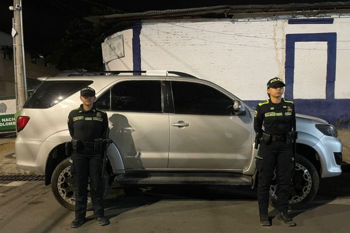 Persecución policial terminó con balacera e incautación en Bucaramanga imagen de la publicación