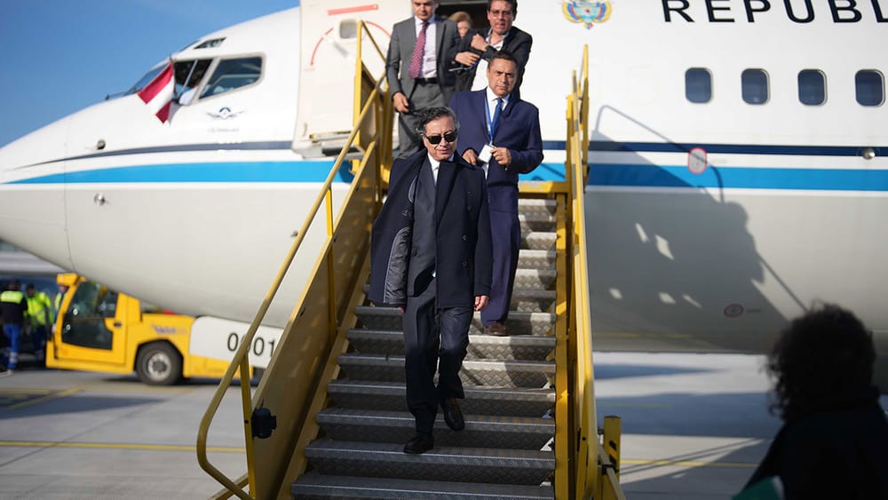 ¿Parece un gánster? Así llegó el presidente Petro al principal foro mundial sobre política de drogas imagen de la publicación