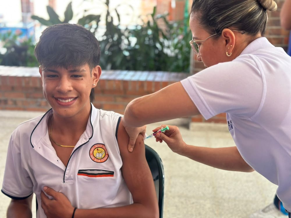Intensifican jornadas de vacunación en Floridablanca imagen de la publicación