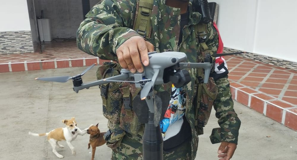 Un dron cargado con explosivos ‘voló’ a quienes lo manipulaban imagen de la publicación