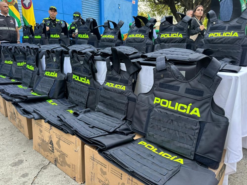 Entregadas ayudas a la fuerza pública en Bucaramanga imagen de la publicación