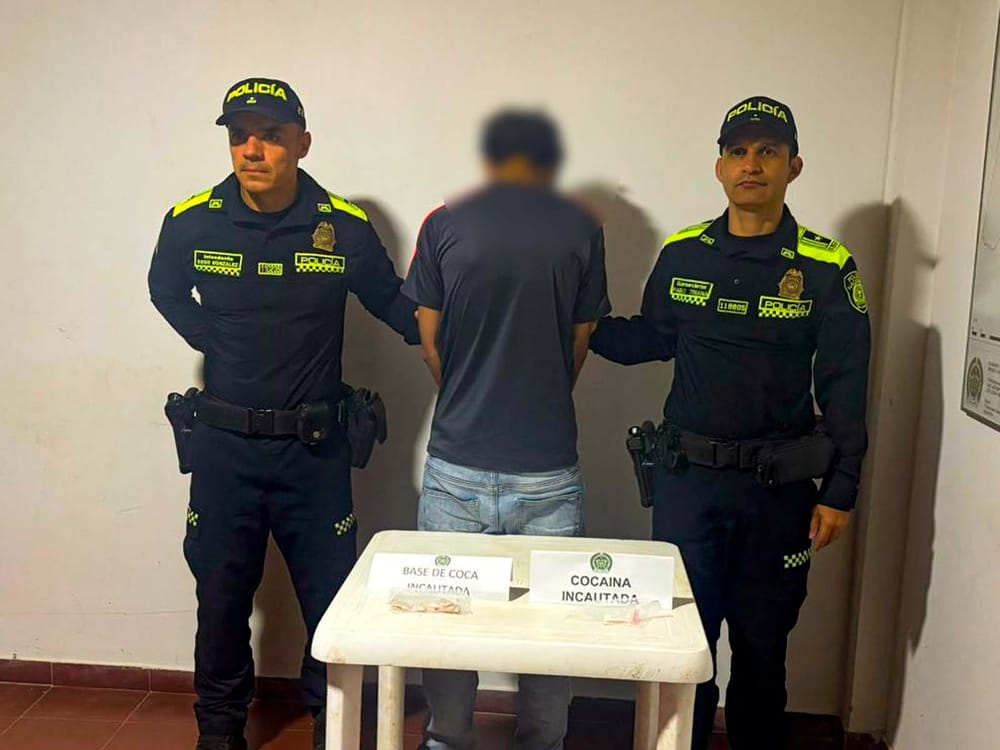 Policía captura a dos hombres con drogas en zona rural de Valle de San José imagen de la publicación