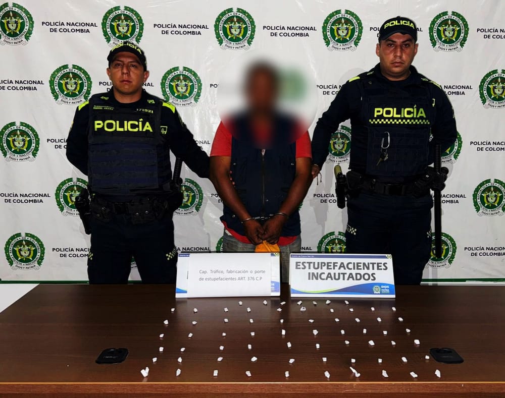 Capturan a hombre con 67 dosis de droga listas para su distribución en San Gil imagen de la publicación