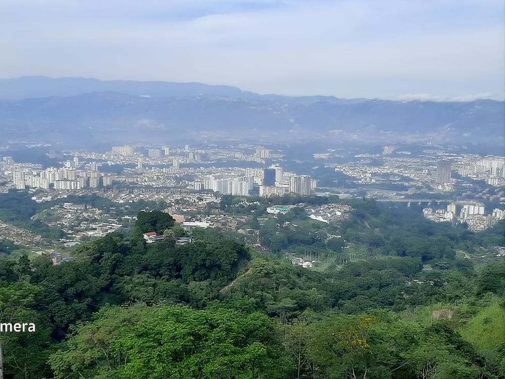 Investigan el fallecimiento de un ciclista en ‘La Antena’ en Bucaramanga imagen de la publicación