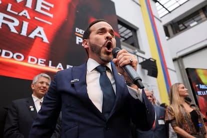 “Es un bufón y tremendo bandido”: Santiago Botero le prendió fuego a la imagen de Abelardo de la Espriella imagen de la publicación