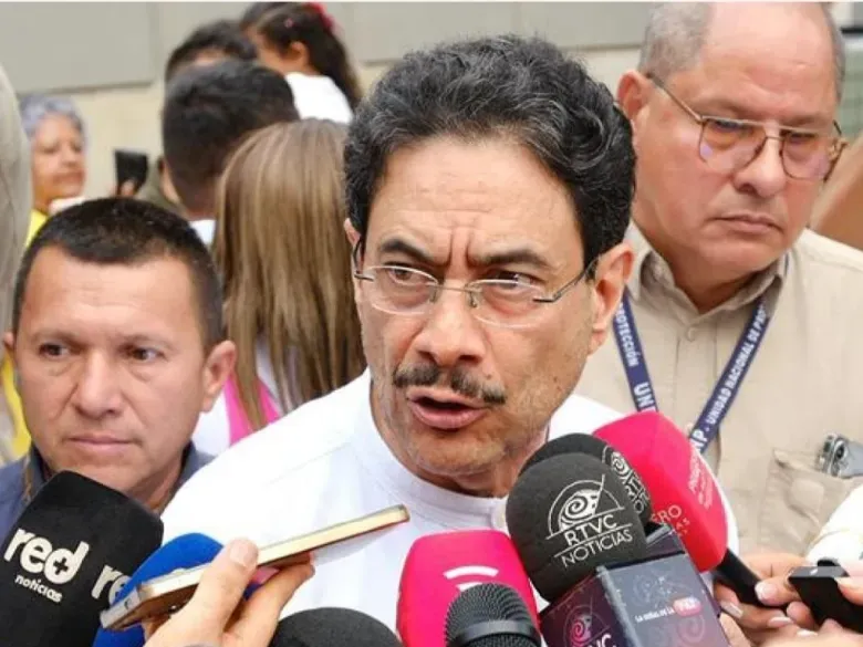 Iván Cepeda deja plantados a los gobernadores y desata críticas por faltar a cumbre clave con las regiones imagen de la publicación