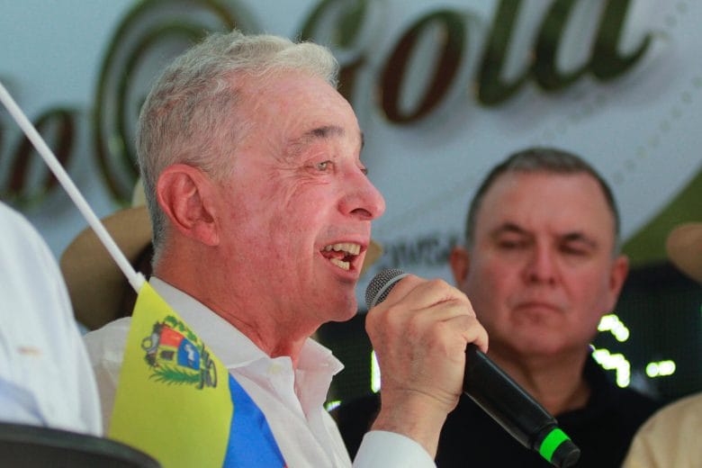 “Solapado, heredero de la violencia”: el duro calificativo de Álvaro Uribe contra Iván Cepeda imagen de la publicación