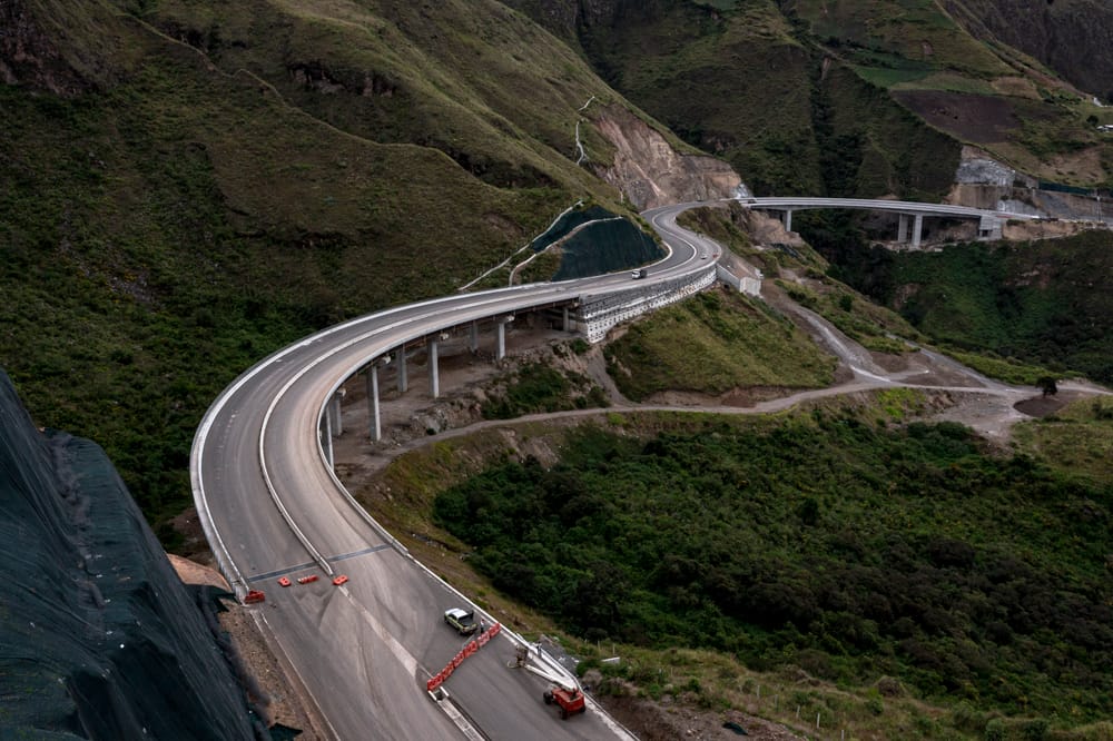 Gobierno reitera que solo pagará a concesionarios por obras entregadas a satisfacción y sin la posibilidad de anticipos. ¿Le parece correcto? imagen de la publicación