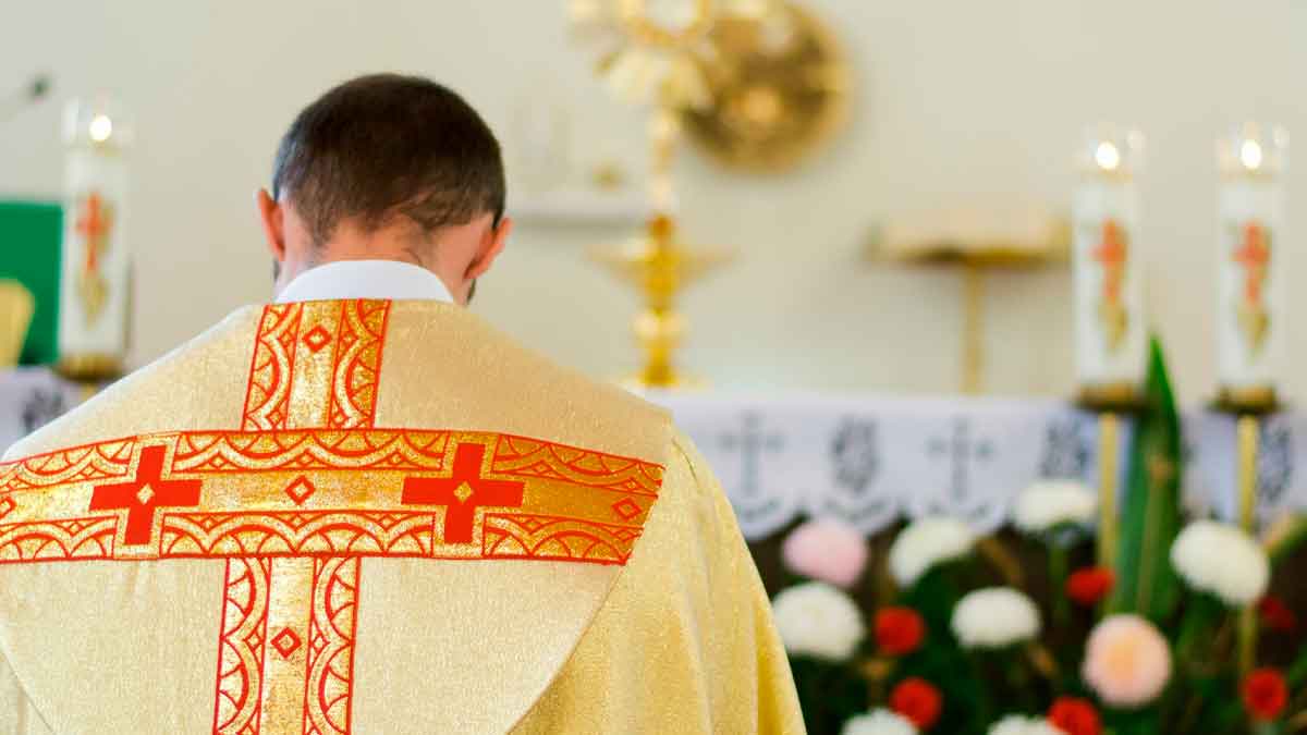 Sacerdote que pronunció polémica homilía salió a dar explicaciones en Santander imagen de la publicación