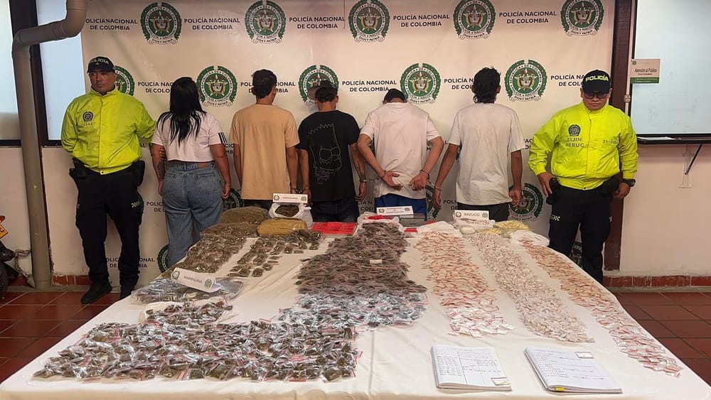 Golpe a 'Los del Sur': Cinco capturados y más de 4.000 dosis de droga incautadas en Bucaramanga imagen de la publicación