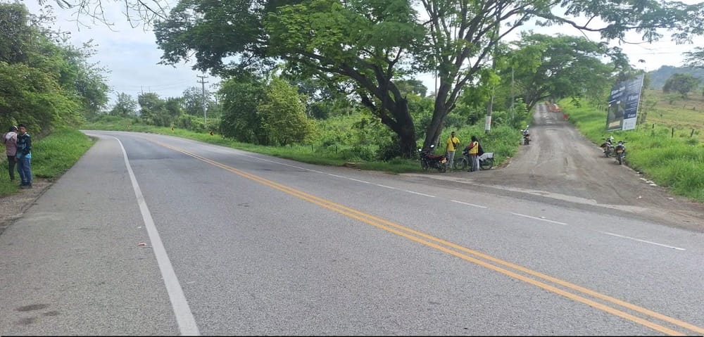 Adulto mayor falleció en accidente de motocicleta cuando se movilizaba con su hijo a una cita médica imagen de la publicación