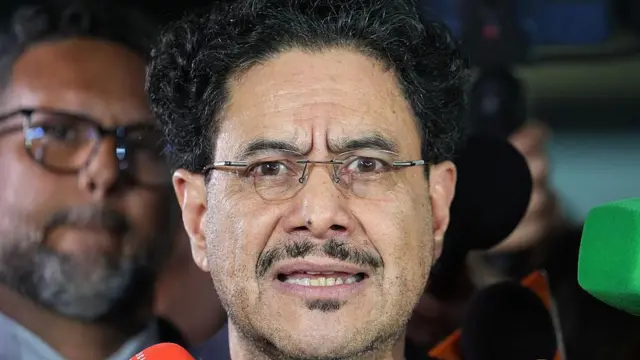 Expresidente Uribe señaló a Iván Cepeda como el responsable de asedios a su casa y a su familia imagen de la publicación