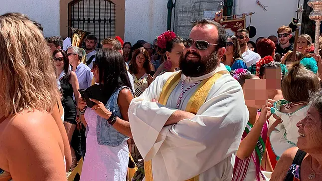 Saldrá de prisión con los pies por delante: esta es la historia del párroco que drogaba, violaba y grababa a sus feligresas imagen de la publicación