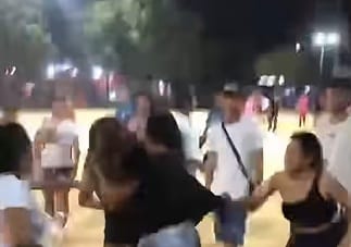 Más puños y patadas que goles: batalla campal frenó partido femenino en Barrancabermeja imagen de la publicación