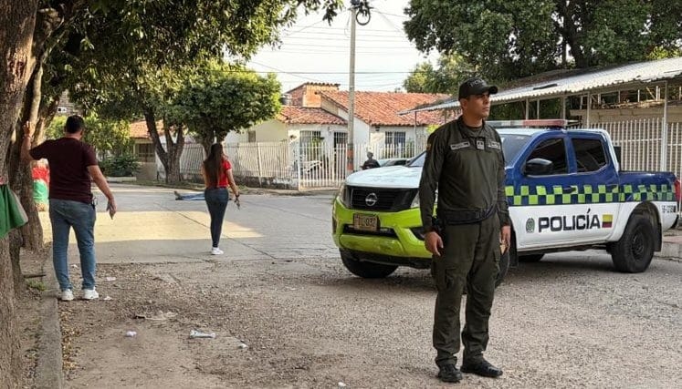 Investigan hallazgo de hombre asesinado junto a una cancha de fútbol imagen de la publicación