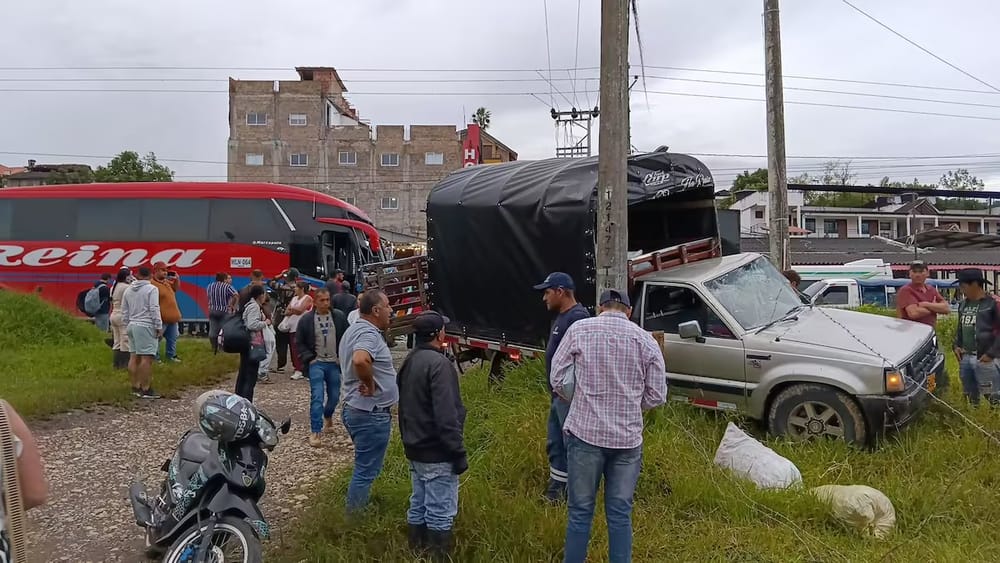 Tragedia vial en Santander: choque entre tres vehículos dejó un muerto y varios heridos imagen de la publicación