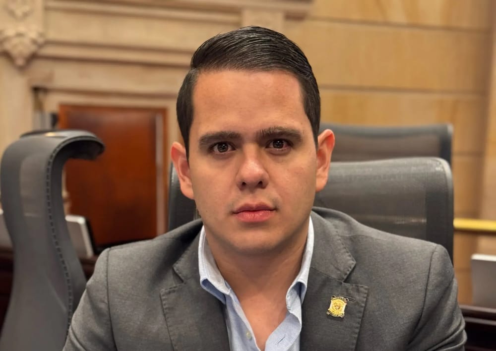 Álvaro Rueda deja la Cámara y abre la puerta al regreso político del clan Moreno en Floridablanca imagen de la publicación