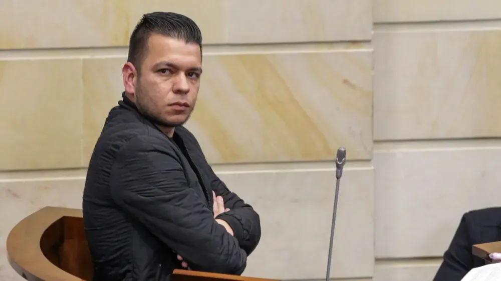 ¿Se queda sin curul? El limbo del futuro político de Jota Pe Hernández imagen de la publicación