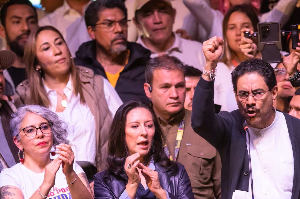 Iván Cepeda no reconoce los resultados del preconteo y anuncia impugnación de 33.000 mesas imagen de la publicación