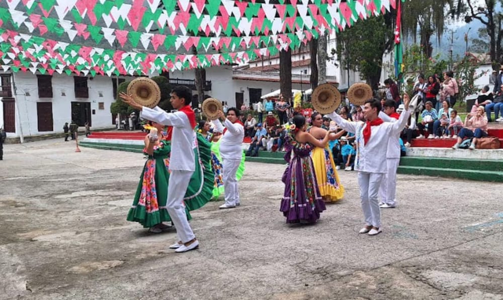 Vestidos de fiesta en Santander durante el puente de San Pedro imagen de la publicación