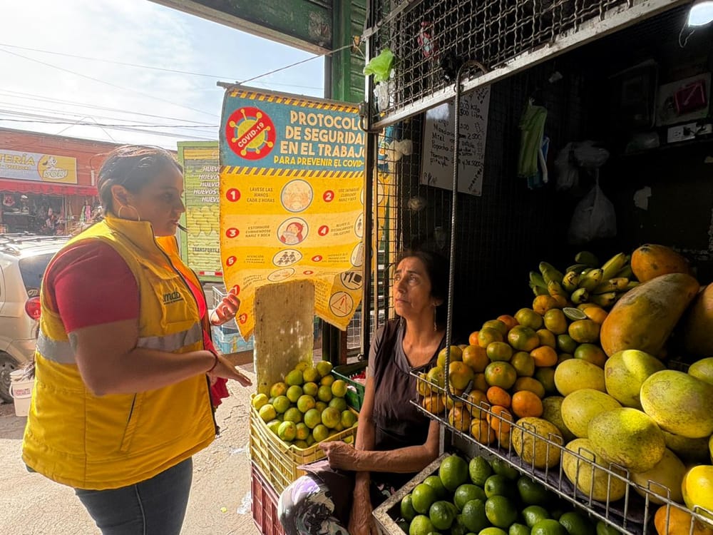 Trabajo en plazas de mercado para limpiarlas y separar residuos en Bucaramanga imagen de la publicación