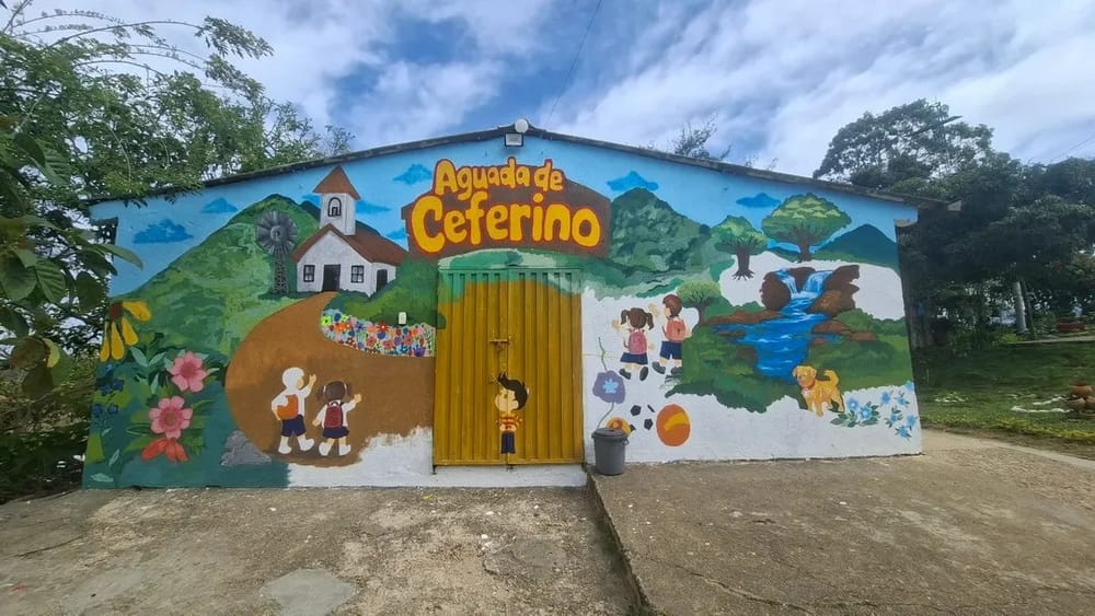 Reubican estudiantes en Girón por fallas en la estructura de su colegio imagen de la publicación
