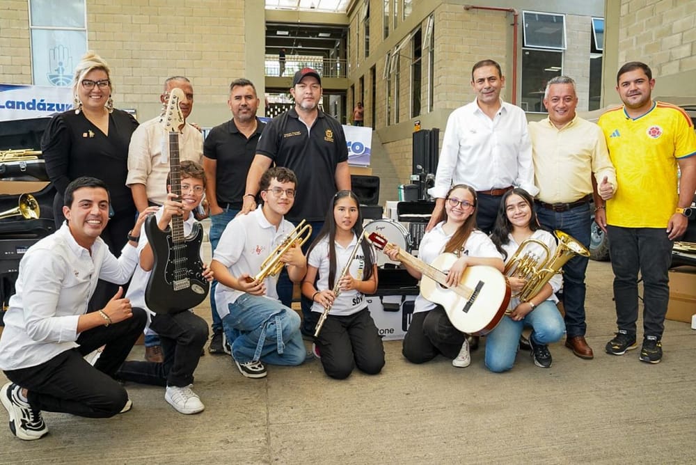 Gobernador de Santander llegó con su música a todas partes imagen de la publicación