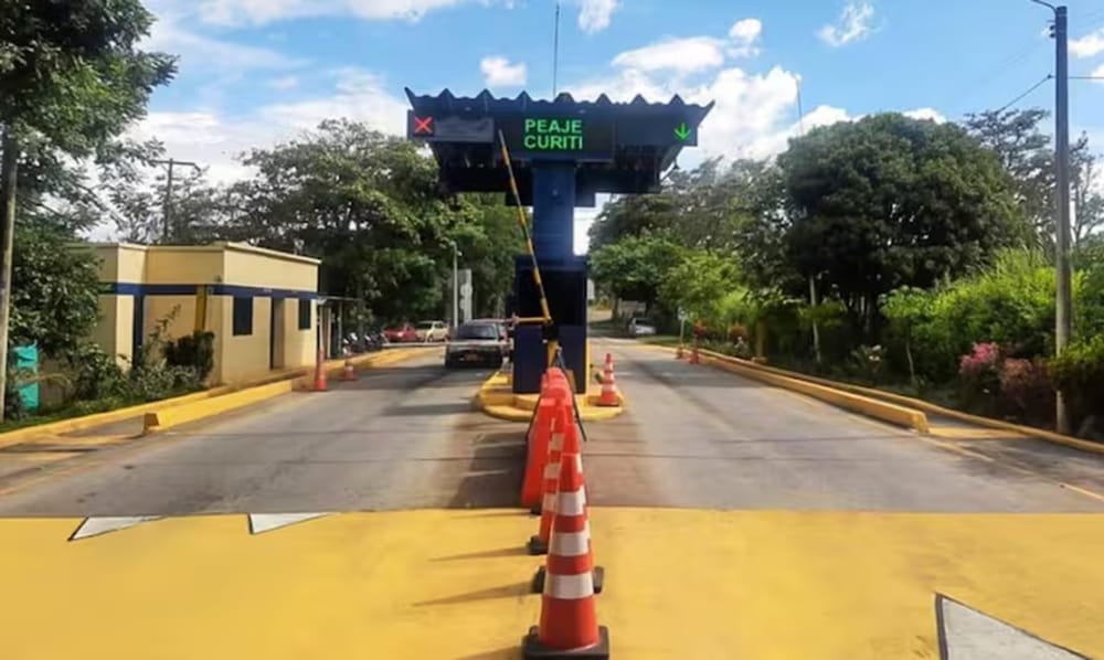 No hubo acuerdo para bajar las talanqueras de los peajes de la Ruta 45 en Santander imagen de la publicación