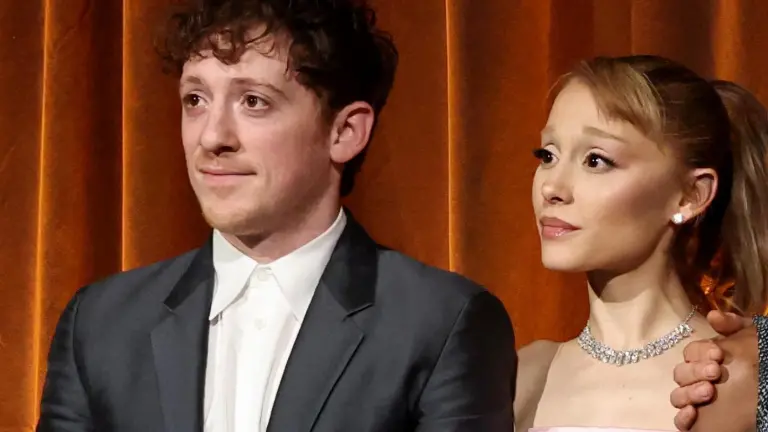 Ariana Grande y Ethan Slater habrían terminado su relación tras tres años juntos imagen de la publicación