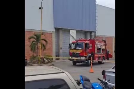Emergencia en Girón: colapso de techo en zona industrial deja varias personas heridas imagen de la publicación