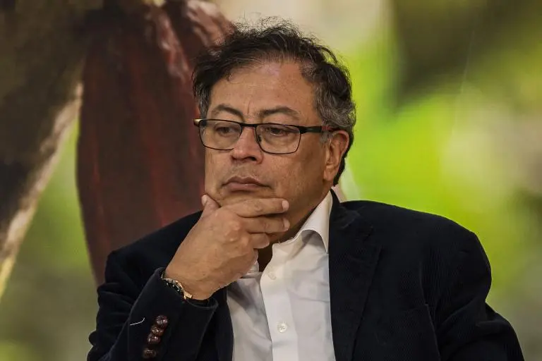 ¿Desempleado por once días? El insólito freno a Petro a puertas de la segunda vuelta imagen de la publicación