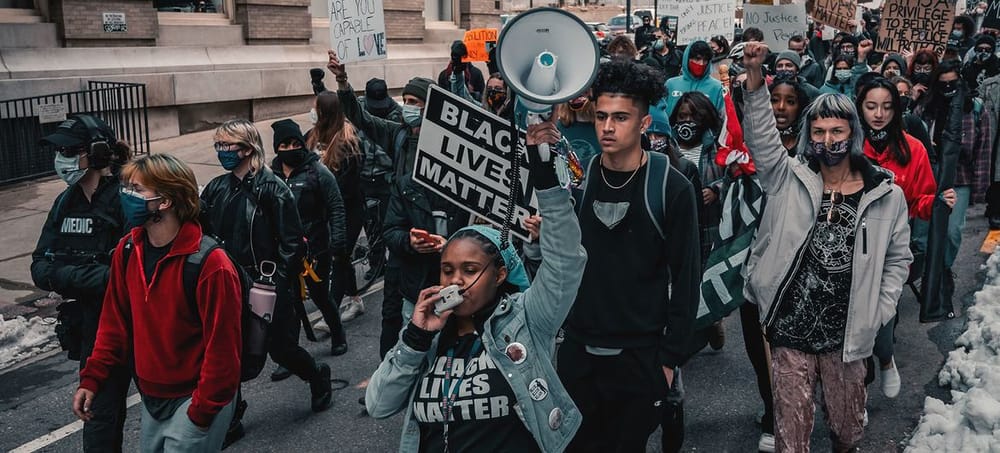 Nueva York avala ley contra discursos de odio en redes sociales imagen de la publicación