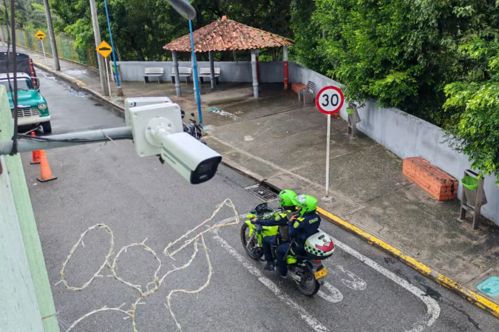 Delincuentes: alguien los rastreará con 70 cámaras en Bucaramanga imagen de la publicación