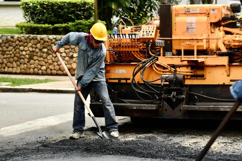 Menos Huecos más Bonita recupera más de 27.000 metros cuadrados de malla vial en Bucaramanga imagen de la publicación