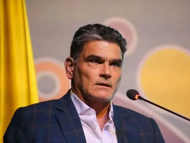 Jaime Andrés Beltrán encontró en el procurador su mejor aliado: bajó la espuma a las críticas y no abrirá investigación ¿Le gusta esta decisión? imagen de la publicación