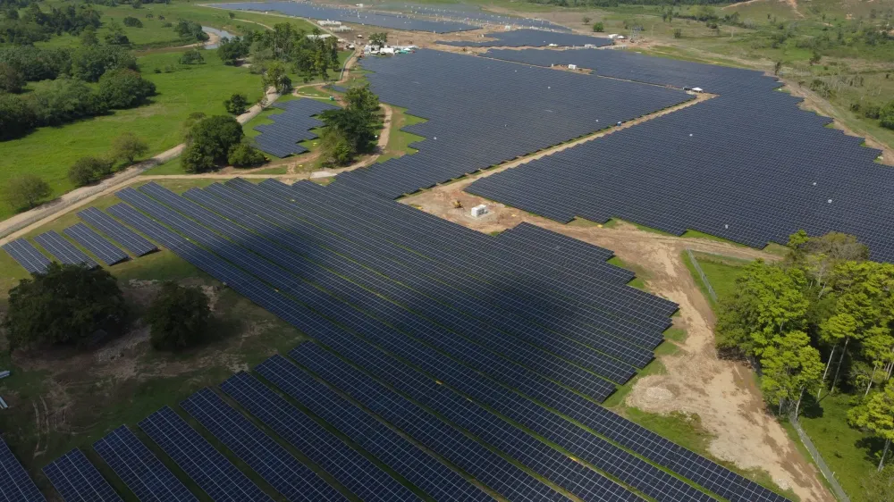 Fallas en la interconexión podría poner en riesgo multimillonario proyecto de energía solar en Santander imagen de la publicación