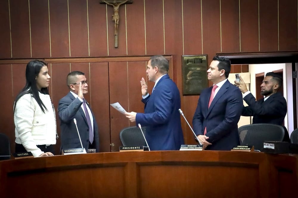 Presidente del Senado instaló la Comisión de Inteligencia y Contrainteligencia imagen de la publicación