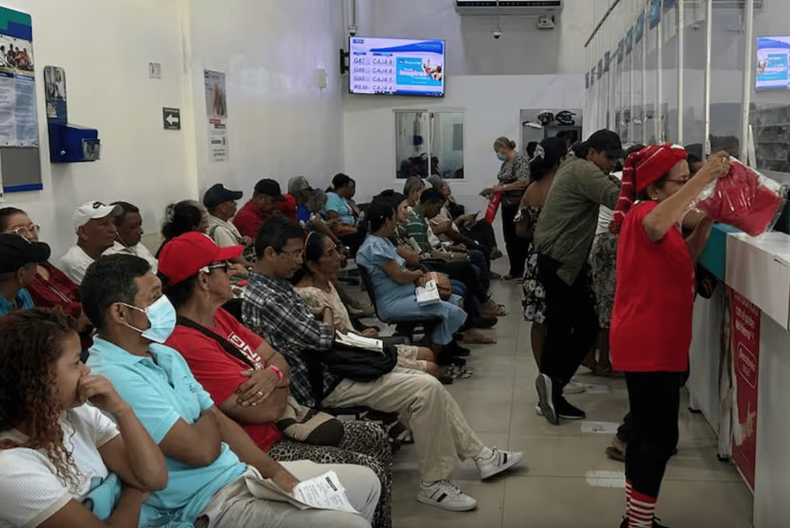 Acceso a medicamentos: sondeo revela dificultades y respaldo a entregas a domicilio imagen de la publicación