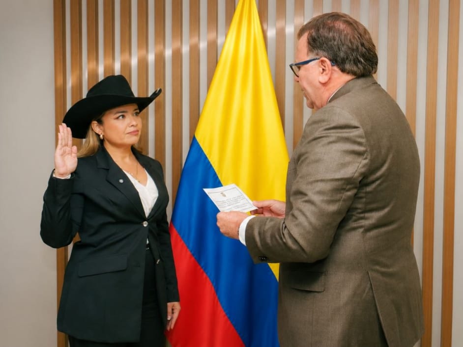 El polémico aterrizaje de Lina Garrido en la ANT: del sombrero anti Petro a los títulos de propiedad imagen de la publicación