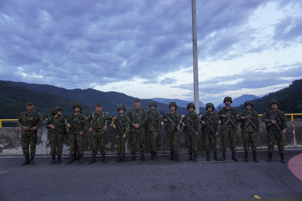 Del Ejército Libertador al Ejército del siglo XXI: historia de evolución, compromiso y servicio a Colombia imagen de la publicación