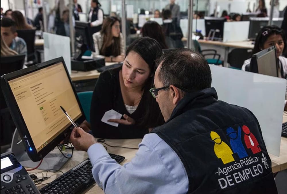 Vaya con su hoja de vida y salga con el trabajo soñado imagen de la publicación