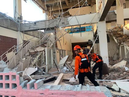 Segundo terremoto de magnitud 6,9 sacudió Indonesia horas después de potente sismo de 7,7 imagen de la publicación