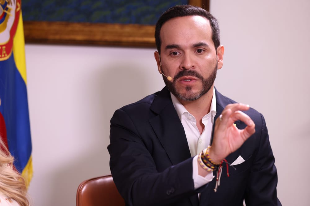 De la Espriella alista sus primeros decretos: salud, seguridad y recorte del Estado marcarían el inicio de su gobierno imagen de la publicación
