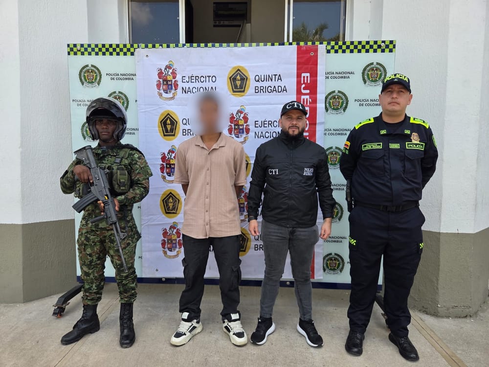 Cayó alias ‘Yender’: señalado integrante del ELN era buscado por homicidios de líderes sociales y extorsiones en Magdalena Medio imagen de la publicación